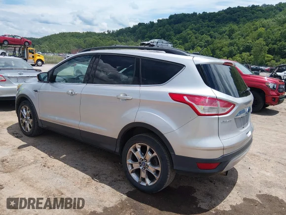 ✅ 2013 Ford Escape SEL • VIN: 1FMCU9H93DUB88595 • Lot: 45482406. Wystawiony na IAAI z przebiegiem 146 761 mil. Bezpłatny archiwum sprzedaży aukcyjnych z USA i szczegółowy raport historii pojazdu na DreamBid. Zdjęcie 3.
