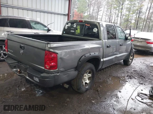 ✅ 2005 Dodge Dakota ST • VIN: 1D7HE28K15S184579 • Lot: 44419673. Wystawiony na IAAI z przebiegiem Nie podano. Bezpłatny archiwum sprzedaży aukcyjnych z USA i szczegółowy raport historii pojazdu na DreamBid. Zdjęcie 4.