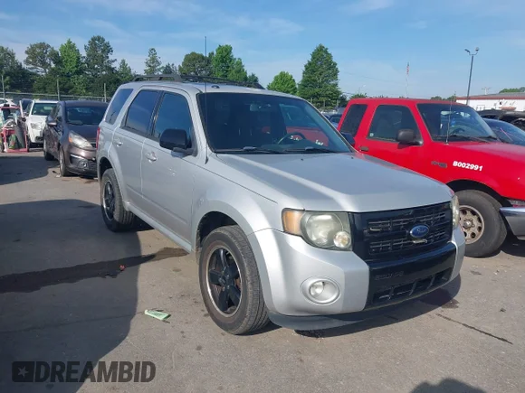 ✅ 2009 Ford Escape XLT • VIN: 1FMCU03739KD08447 • Lot: 45241628. Wystawiony na IAAI z przebiegiem 172 756 mil. Bezpłatny archiwum sprzedaży aukcyjnych z USA i szczegółowy raport historii pojazdu na DreamBid. Zdjęcie 1.