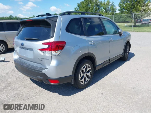 ✅ 2024 Subaru Forester Premium • VIN: JF2SKADC0RH481025 • Lot: 45415775. Wystawiony na IAAI z przebiegiem 19 663 mil. Bezpłatny archiwum sprzedaży aukcyjnych z USA i szczegółowy raport historii pojazdu na DreamBid. Zdjęcie 4.