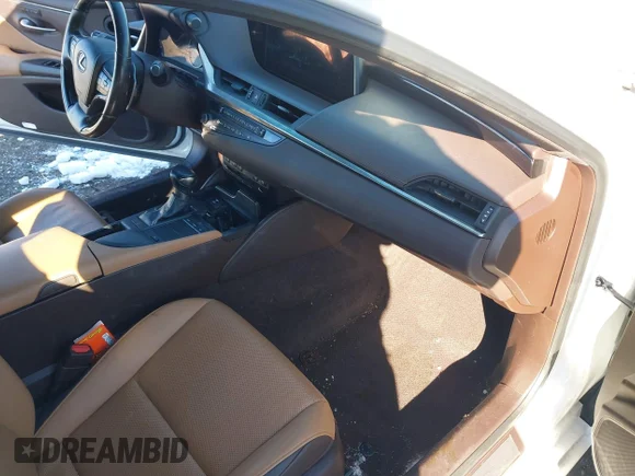 ✅ 2021 Lexus ES 250 • VIN: 58AD11D10MU003250 • Лот: 44291618. Опубліковано раніше на IAAI з пробігом 95 833 миль. Безкоштовний доступ до архіву аукціонних продажів зі США та докладний звіт про історію автомобіля на DreamBid. Зображення 5.