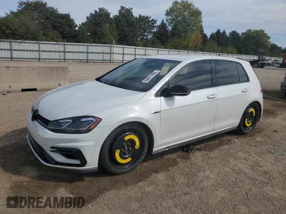 ✅ 2019 Volkswagen Golf R • VIN: WVWWA7AU5KW218811 • Лот: 84811895. Опубліковано раніше на Copart з пробігом 63 044 миль. Безкоштовний доступ до архіву аукціонних продажів зі США та докладний звіт про історію автомобіля на DreamBid. Зображення 1.