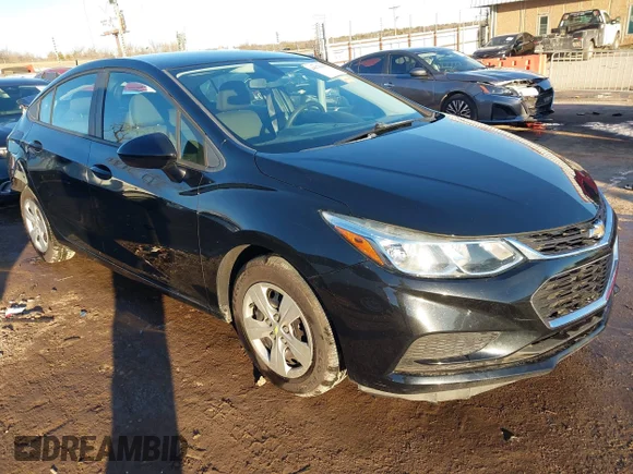 ✅ 2017 Chevrolet Cruze LS • VIN: 1G1BC5SM1H7226542 • Лот: 44178138. Опубліковано раніше на IAAI з пробігом 58 942 миль. Безкоштовний доступ до архіву аукціонних продажів зі США та докладний звіт про історію автомобіля на DreamBid. Зображення 1.