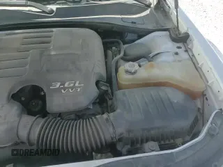 ✅ 2018 Chrysler 300 Touring L • VIN: 2C3CCAAG5JH320826 • Лот: 84004295. Опубликован ранее на Copart с пробегом 87 085 миль. Бесплатный доступ к архиву аукционных продаж из США и подробный отчёт об истории автомобиля на DreamBid. Изображение 13.