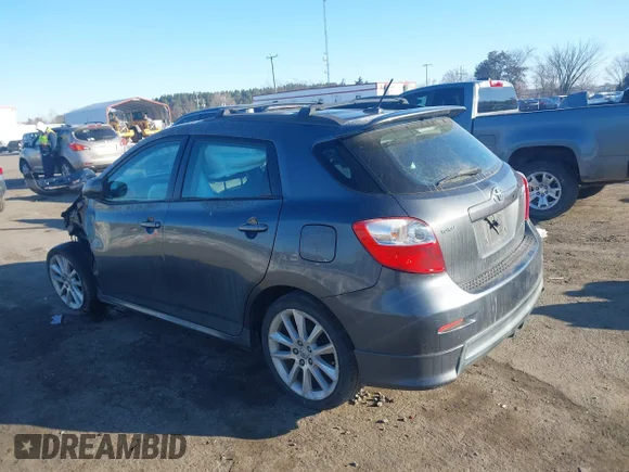 ✅ 2009 Toyota Matrix XRS • VIN: 2T1GE40E29C004699 • Лот: 44319916. Опубліковано раніше на IAAI з пробігом 98 142 миль. Безкоштовний доступ до архіву аукціонних продажів зі США та докладний звіт про історію автомобіля на DreamBid. Зображення 3.