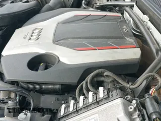 ✅ 2018 Audi SQ5 Premium Plus • VIN: WA1A4AFY2J2123214 • Lot: 42453946. Listed on IAAI with 84,848 mi. Free auction sales archive from the USA and detailed vehicle history report at DreamBid. Image 19.