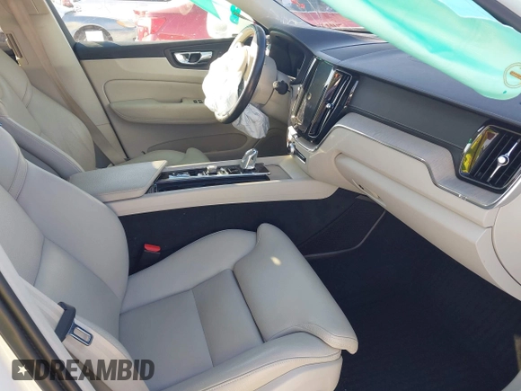 ✅ 2018 Volvo XC60 Inscription • VIN: LYVBR0DL3JB078148 • Lot: 43224692. Wystawiony na IAAI z przebiegiem 55 658 mil. Bezpłatny archiwum sprzedaży aukcyjnych z USA i szczegółowy raport historii pojazdu na DreamBid. Zdjęcie 5.