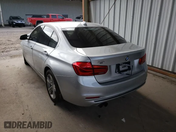 ✅ 2017 BMW 3 Series 330i • VIN: WBA8B9G35HNU54810 • Лот: 66712102. Опубликован ранее на Copart с пробегом 83 245 миль. Бесплатный доступ к архиву аукционных продаж из США и подробный отчёт об истории автомобиля на DreamBid. Изображение 3.