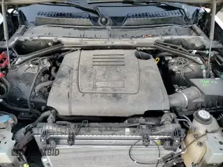 ✅ 2020 Land Rover Defender S • VIN: SALEJ7EX4L2021419 • Lot: 84061984. Wystawiony na Copart z przebiegiem 32 815 mil. Bezpłatny archiwum sprzedaży aukcyjnych z USA i szczegółowy raport historii pojazdu na DreamBid. Zdjęcie 16.