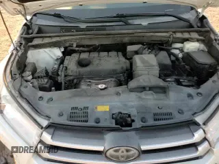 ✅ 2018 Toyota Highlander LE • VIN: 5TDZARFH4JS041817 • Lot: 90939985. Listed on Copart with 81,612 mi. Free auction sales archive from the USA and detailed vehicle history report at DreamBid. Image 14.