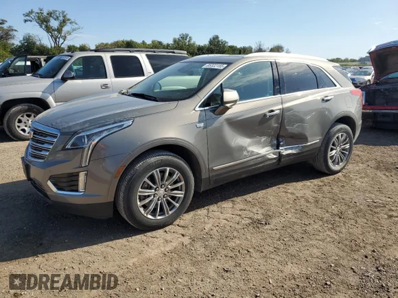 ✅ 2017 Cadillac XT5 Luxury FWD • VIN: 1GYKNBRS1HZ246096 • Лот: 85322155. Опубликован ранее на Copart с пробегом 68 013 миль. Бесплатный доступ к архиву аукционных продаж из США и подробный отчёт об истории автомобиля на DreamBid. Изображение 1.
