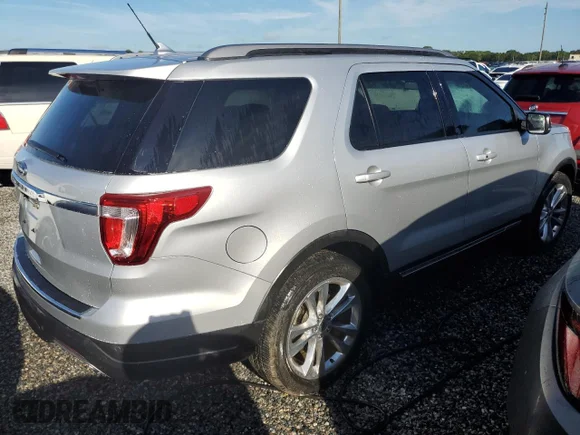 ✅ 2018 Ford Explorer XLT • VIN: 1FM5K7D8XJGB97966 • Lot: 73694194. Wystawiony na Copart z przebiegiem 59 093 mil. Bezpłatny archiwum sprzedaży aukcyjnych z USA i szczegółowy raport historii pojazdu na DreamBid. Zdjęcie 3.