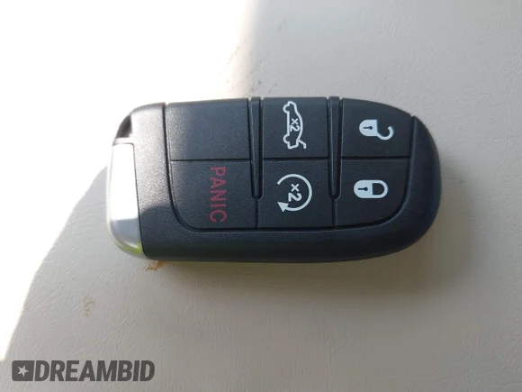 ✅ 2015 Chrysler 200 C • VIN: 1C3CCCCG2FN517377 • Лот: 42210718. Опубліковано раніше на IAAI з пробігом 110 306 миль. Безкоштовний доступ до архіву аукціонних продажів зі США та докладний звіт про історію автомобіля на DreamBid. Зображення 11.