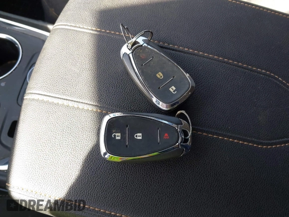 ✅ 2020 Chevrolet Traverse LS • VIN: 1GNERFKW8LJ226731 • Lot: 44374039. Wystawiony na IAAI z przebiegiem 123 976 mil. Bezpłatny archiwum sprzedaży aukcyjnych z USA i szczegółowy raport historii pojazdu na DreamBid. Zdjęcie 11.