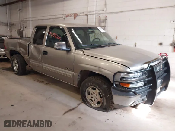 ✅ 2000 Chevrolet Silverado 1500 LS • VIN: 1GCEK19T1YE293151 • Lot: 44778100. Listed on IAAI with 335,437 mi. Free auction sales archive from the USA and detailed vehicle history report at DreamBid. Image 1.