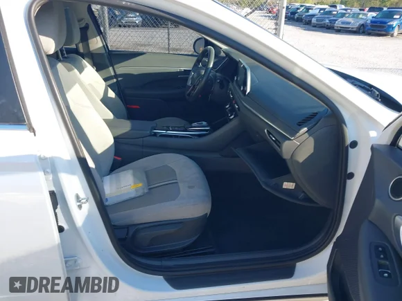 ✅ 2021 Hyundai Sonata SEL • VIN: 5NPEF4JA1MH078377 • Lot: 44626427. Wystawiony na IAAI z przebiegiem 105 552 mil. Bezpłatny archiwum sprzedaży aukcyjnych z USA i szczegółowy raport historii pojazdu na DreamBid. Zdjęcie 5.