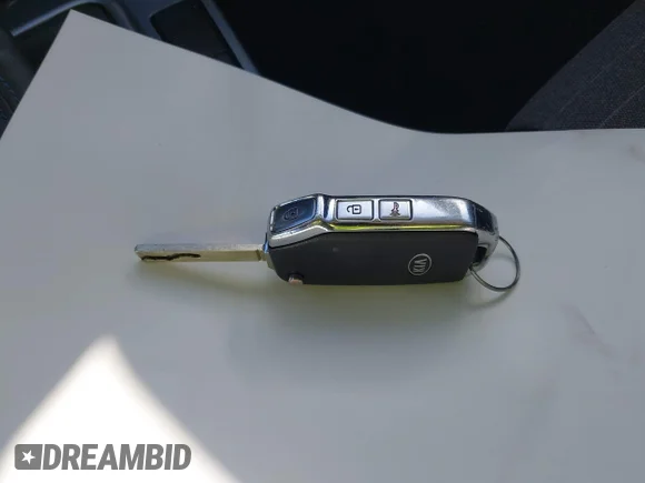 ✅ 2021 Kia Seltos S • VIN: KNDEU2AA2M7043703 • Lot: 44170353. Wystawiony na IAAI z przebiegiem 142 077 mil. Bezpłatny archiwum sprzedaży aukcyjnych z USA i szczegółowy raport historii pojazdu na DreamBid. Zdjęcie 11.