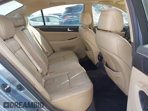 ✅ 2010 Hyundai Genesis • VIN: KMHGC4DF8AU072503 • Lot: 43842193. Wystawiony na IAAI z przebiegiem 161 370 mil. Bezpłatny archiwum sprzedaży aukcyjnych z USA i szczegółowy raport historii pojazdu na DreamBid. Zdjęcie 8.