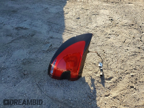 ✅ 2021 Chrysler Pacifica Touring L • VIN: 2C4RC1BG9MR510227 • Lot: 75056485. Wystawiony na Copart z przebiegiem 103 828 mil. Bezpłatny archiwum sprzedaży aukcyjnych z USA i szczegółowy raport historii pojazdu na DreamBid. Zdjęcie 13.
