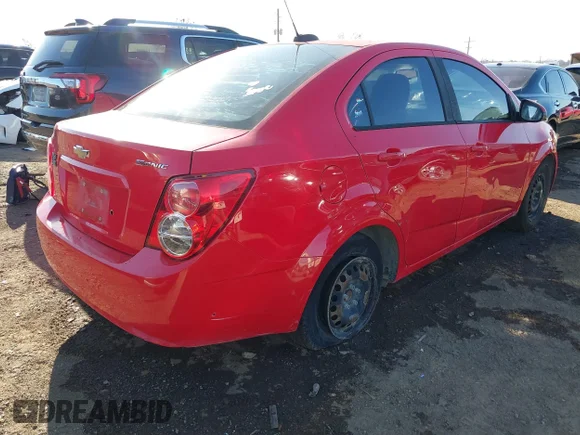 ✅ 2015 Chevrolet Sonic LS • VIN: 1G1JA5SH8F4201155 • Lot: 41128365. Wystawiony na IAAI z przebiegiem 156 892 mil. Bezpłatny archiwum sprzedaży aukcyjnych z USA i szczegółowy raport historii pojazdu na DreamBid. Zdjęcie 4.