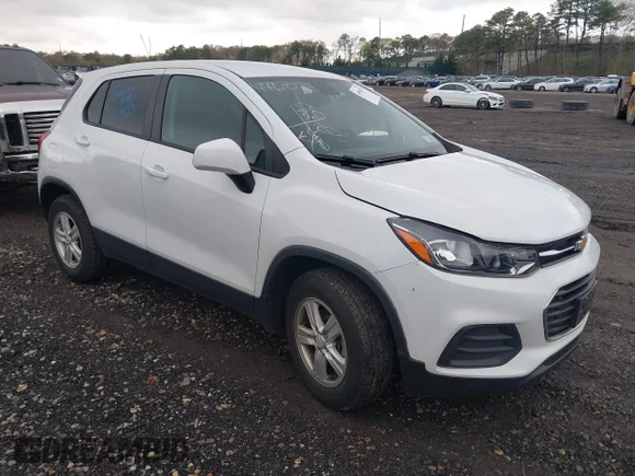 ✅ 2021 Chevrolet Trax LS • VIN: KL7CJNSB7MB345975 • Лот: 44969274. Опубліковано раніше на IAAI з пробігом 49 161 миль. Безкоштовний доступ до архіву аукціонних продажів зі США та докладний звіт про історію автомобіля на DreamBid. Зображення 1.