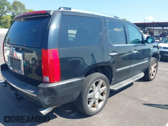 ✅ 2007 Cadillac Escalade • VIN: 1GYFK63837R249644 • Лот: 42968098. Опубликован ранее на IAAI с пробегом 328 678 миль. Бесплатный доступ к архиву аукционных продаж из США и подробный отчёт об истории автомобиля на DreamBid. Изображение 4.