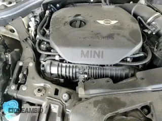 ✅ 2018 MINI Clubman Cooper S • VIN: WMWLU5C51J2G02644 • Лот: 94780085. Опубликован ранее на Copart с пробегом 10 418 миль. Бесплатный доступ к архиву аукционных продаж из США и подробный отчёт об истории автомобиля на DreamBid. Изображение 16.