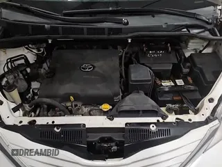 ✅ 2015 Toyota Sienna LE • VIN: 5TDJK3DC3FS115511 • Lot: 84542375. Wystawiony na Copart z przebiegiem 209 009 mil. Bezpłatny archiwum sprzedaży aukcyjnych z USA i szczegółowy raport historii pojazdu na DreamBid. Zdjęcie 15.