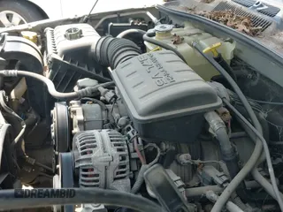 ✅ 2003 Jeep Liberty Limited • VIN: 1J4GK58K23W633722 • Лот: 42103188. Опубликован ранее на IAAI с пробегом 207 645 миль. Бесплатный доступ к архиву аукционных продаж из США и подробный отчёт об истории автомобиля на DreamBid. Изображение 12.