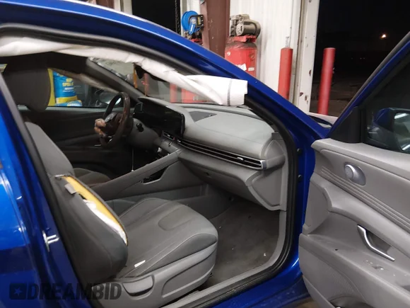 ✅ 2023 Hyundai Elantra SEL • VIN: KMHLS4AG1PU522855 • Lot: 45116963. Wystawiony na IAAI z przebiegiem 152 445 mil. Bezpłatny archiwum sprzedaży aukcyjnych z USA i szczegółowy raport historii pojazdu na DreamBid. Zdjęcie 5.