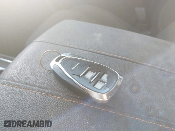 ✅ 2019 Chevrolet Traverse LT Cloth • VIN: 1GNERGKWXKJ210339 • Lot: 44062242. Wystawiony na IAAI z przebiegiem 97 682 mil. Bezpłatny archiwum sprzedaży aukcyjnych z USA i szczegółowy raport historii pojazdu na DreamBid. Zdjęcie 11.