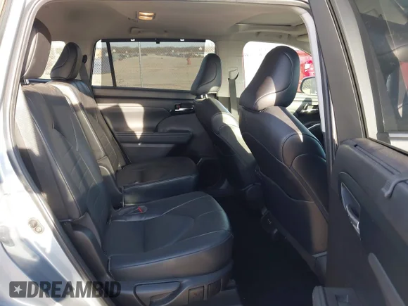 ✅ 2022 Toyota Highlander XLE • VIN: 5TDHZRAH3NS138167 • Lot: 44516454. Wystawiony na IAAI z przebiegiem 55 458 mil. Bezpłatny archiwum sprzedaży aukcyjnych z USA i szczegółowy raport historii pojazdu na DreamBid. Zdjęcie 8.
