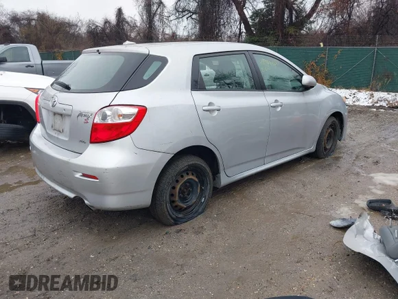 ✅ 2009 Toyota Matrix S • VIN: 2T1LE40E29C010551 • Lot: 41566860. Wystawiony na IAAI z przebiegiem 80 591 mil. Bezpłatny archiwum sprzedaży aukcyjnych z USA i szczegółowy raport historii pojazdu na DreamBid. Zdjęcie 4.