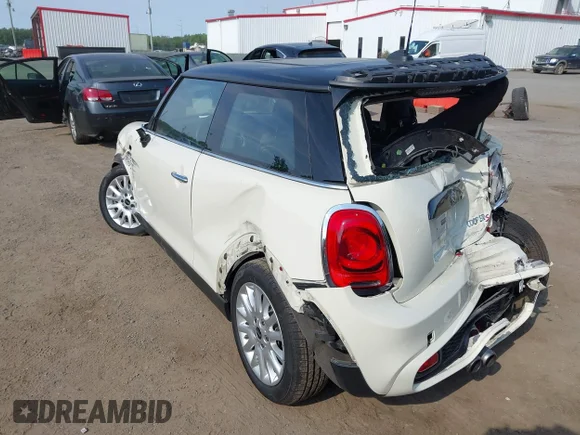 ✅ 2014 MINI Hardtop S • VIN: WMWXM7C51ET926011 • Lot: 45315645. Wystawiony na IAAI z przebiegiem 97 490 mil. Bezpłatny archiwum sprzedaży aukcyjnych z USA i szczegółowy raport historii pojazdu na DreamBid. Zdjęcie 3.