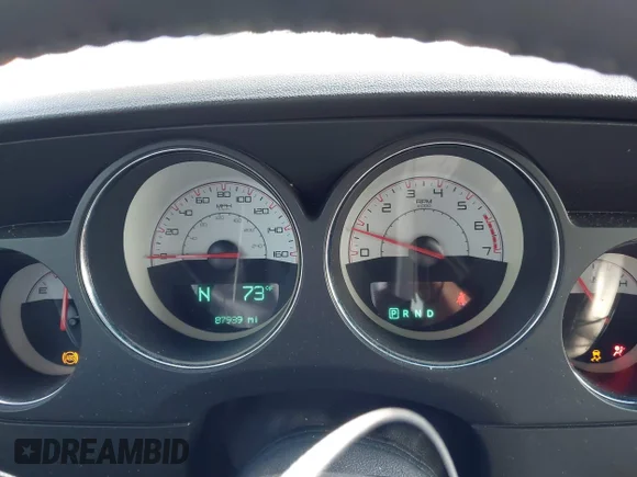 ✅ 2014 Dodge Challenger R/T Plus • VIN: 2C3CDYBT3EH225043 • Lot: 42473884. Wystawiony na IAAI z przebiegiem 87 939 mil. Bezpłatny archiwum sprzedaży aukcyjnych z USA i szczegółowy raport historii pojazdu na DreamBid. Zdjęcie 7.