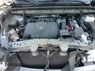 ✅ 2021 Toyota Highlander XLE • VIN: 5TDGZRAH4MS042414 • Lot: 92173765. Listed on Copart with 19,582 mi. Free auction sales archive from the USA and detailed vehicle history report at DreamBid. Image 17.