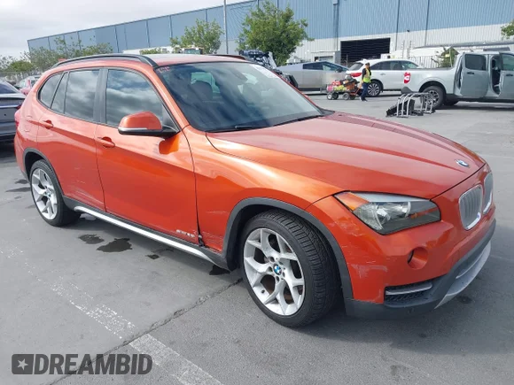 ✅ 2013 BMW X1 28i • VIN: WBAVM1C51DVW44944 • Lot: 42371577. Wystawiony na IAAI z przebiegiem 122 807 mil. Bezpłatny archiwum sprzedaży aukcyjnych z USA i szczegółowy raport historii pojazdu na DreamBid. Zdjęcie 1.
