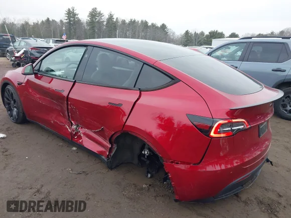 ✅ 2024 Tesla Model Y Performance • VIN: 7SAYGDEF3RA320771 • Lot: 44385335. Wystawiony na IAAI z przebiegiem 26 192 mil. Bezpłatny archiwum sprzedaży aukcyjnych z USA i szczegółowy raport historii pojazdu na DreamBid. Zdjęcie 3.