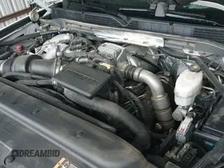 ✅ 2019 GMC Sierra 2500HD Denali • VIN: 1GT12SEY8KF115759 • Lot: 42161875. Wystawiony na IAAI z przebiegiem 163 913 mil. Bezpłatny archiwum sprzedaży aukcyjnych z USA i szczegółowy raport historii pojazdu na DreamBid. Zdjęcie 19.