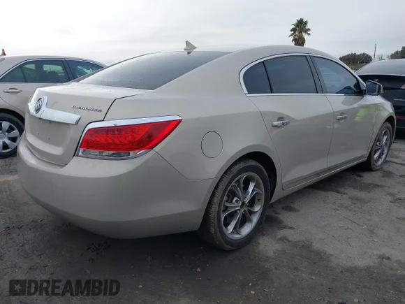 ✅ 2010 Buick LaCrosse CX • VIN: 1G4GB5EG3AF299666 • Lot: 41562567. Wystawiony na IAAI z przebiegiem 170 320 mil. Bezpłatny archiwum sprzedaży aukcyjnych z USA i szczegółowy raport historii pojazdu na DreamBid. Zdjęcie 4.
