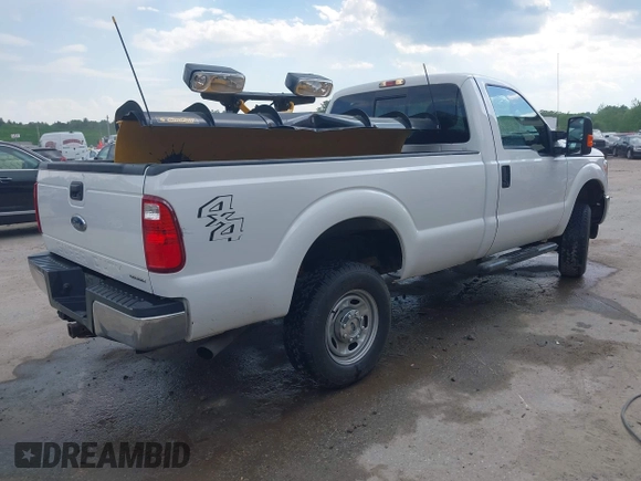 ✅ 2016 Ford F-250 XL • VIN: 1FTBF2B60GEC33443 • Lot: 45176010. Wystawiony na IAAI z przebiegiem 35 508 mil. Bezpłatny archiwum sprzedaży aukcyjnych z USA i szczegółowy raport historii pojazdu na DreamBid. Zdjęcie 4.