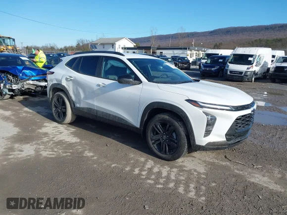✅ 2026 Chevrolet Trax ACTIV • VIN: KL77LKEPXTC013183 • Lot: 44020387. Wystawiony na IAAI z przebiegiem 727 mil. Bezpłatny archiwum sprzedaży aukcyjnych z USA i szczegółowy raport historii pojazdu na DreamBid. Zdjęcie 1.