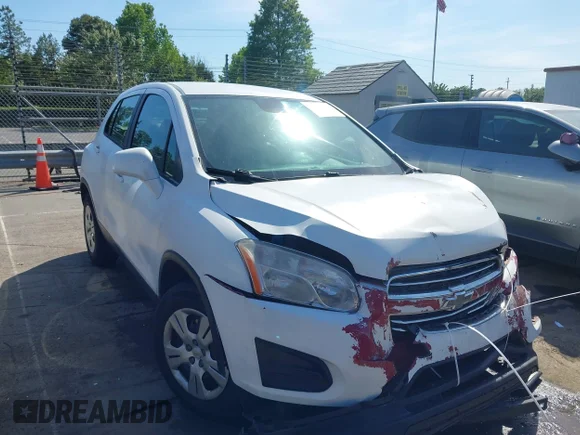 ✅ 2015 Chevrolet Trax LS • VIN: KL7CJKSB6FB262233 • Лот: 45132018. Опубліковано раніше на IAAI з пробігом 95 886 миль. Безкоштовний доступ до архіву аукціонних продажів зі США та докладний звіт про історію автомобіля на DreamBid. Зображення 1.