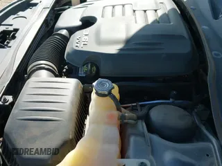 ✅ 2013 Chrysler 300 • VIN: 2C3CCAAG3DH551471 • Lot: 43020682. Wystawiony na IAAI z przebiegiem 89 582 mil. Bezpłatny archiwum sprzedaży aukcyjnych z USA i szczegółowy raport historii pojazdu na DreamBid. Zdjęcie 12.