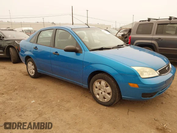 ✅ 2007 Ford Focus S • VIN: 1FAFP34N67W135851 • Lot: 45635791. Wystawiony na IAAI z przebiegiem 77 664 mil. Bezpłatny archiwum sprzedaży aukcyjnych z USA i szczegółowy raport historii pojazdu na DreamBid. Zdjęcie 1.