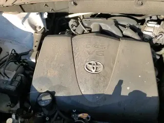 ✅ 2019 Toyota Highlander XLE • VIN: 5TDKZRFH7KS303390 • Lot: 89848135. Listed on Copart with 105,599 mi. Free auction sales archive from the USA and detailed vehicle history report at DreamBid. Image 14.