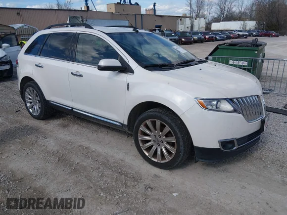 ✅ 2011 Lincoln MKX • VIN: 2LMDJ6JK8BBJ28893 • Lot: 44554708. Wystawiony na IAAI z przebiegiem 170 432 mil. Bezpłatny archiwum sprzedaży aukcyjnych z USA i szczegółowy raport historii pojazdu na DreamBid. Zdjęcie 1.