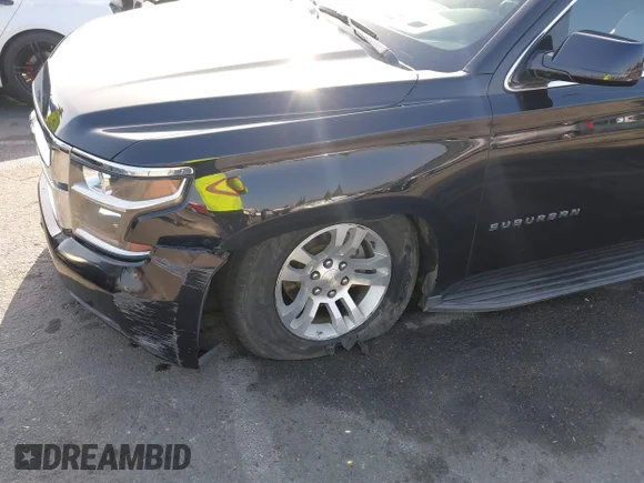 ✅ 2018 Chevrolet Suburban LT • VIN: 1GNSKHKC4JR349157 • Lot: 43944356. Wystawiony na IAAI z przebiegiem 125 847 mil. Bezpłatny archiwum sprzedaży aukcyjnych z USA i szczegółowy raport historii pojazdu na DreamBid. Zdjęcie 6.