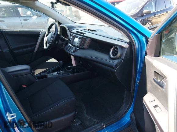 ✅ 2018 Toyota RAV4 XLE • VIN: 2T3WFREV4JW482969 • Lot: 44667055. Wystawiony na IAAI z przebiegiem 117 131 mil. Bezpłatny archiwum sprzedaży aukcyjnych z USA i szczegółowy raport historii pojazdu na DreamBid. Zdjęcie 5.