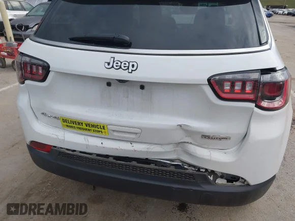✅ 2023 Jeep Compass Latitude • VIN: 3C4NJDBN4PT516880 • Лот: 43590910. Опубліковано раніше на IAAI з пробігом 57 085 миль. Безкоштовний доступ до архіву аукціонних продажів зі США та докладний звіт про історію автомобіля на DreamBid. Зображення 6.